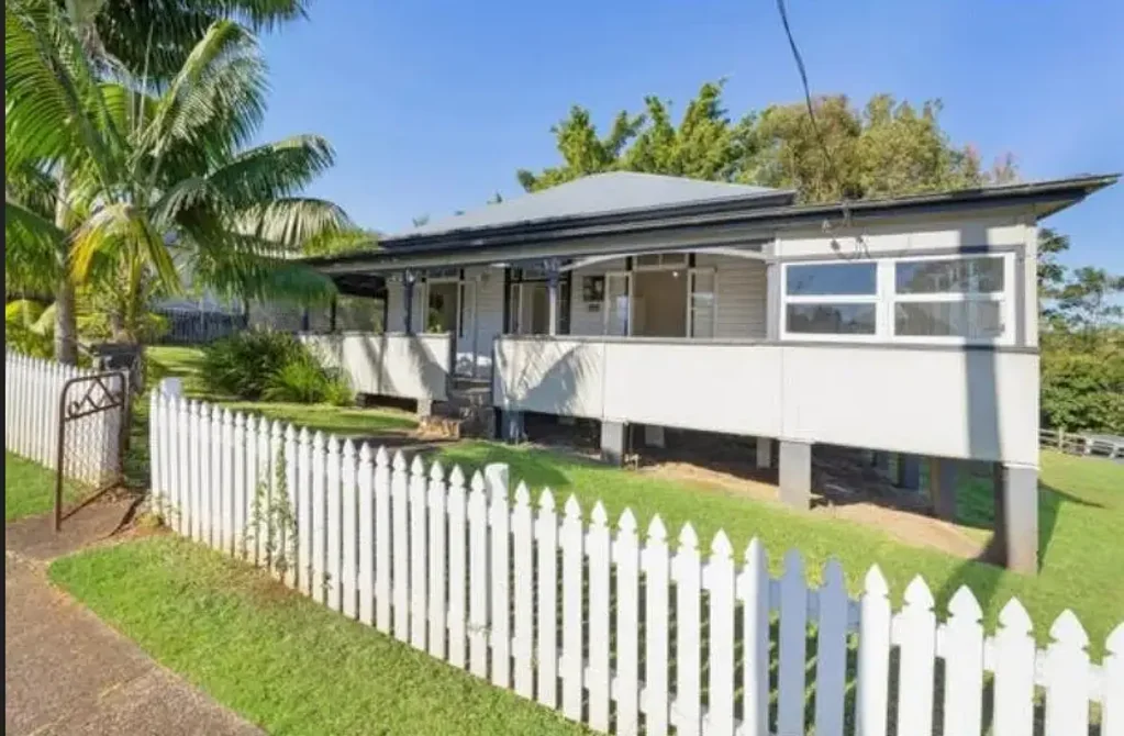 Charming 3 Bedroom Queenslander - Bangalow