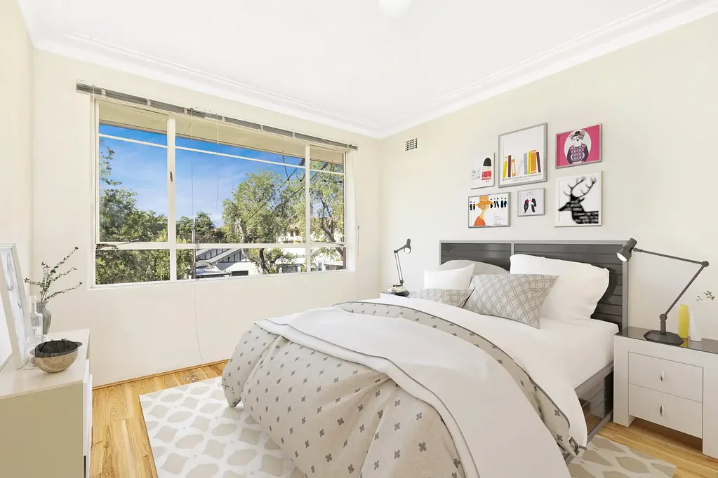 LARGE TWO BEDROOM UNIT IN CONVENIENT LOCATION