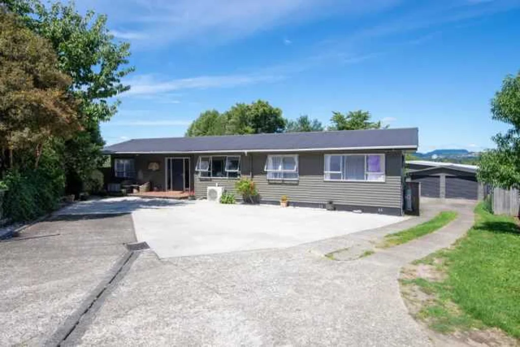 Rotorua Central 6ਬੈੱਡਰੂਮ Multi Dwelling for the extended family or investor
