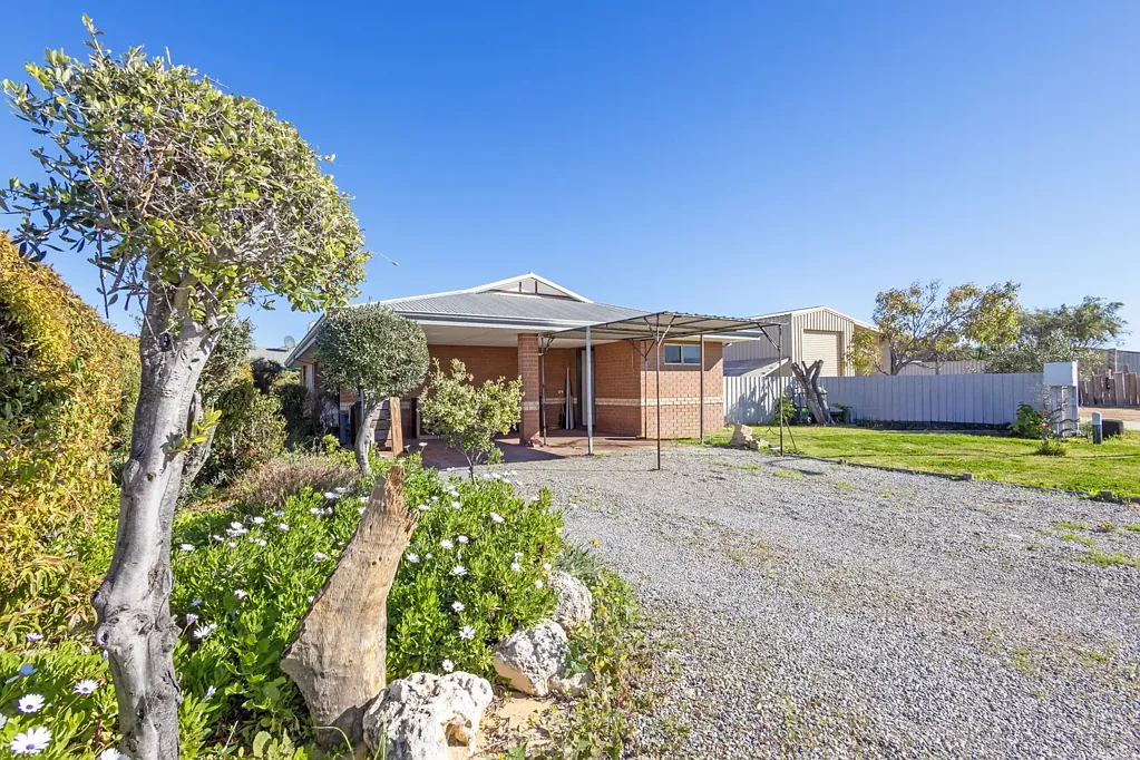Green Head 3ਬੈੱਡਰੂਮ Cosy-Coastal 3 Bedroom Brick Unit with street frontage