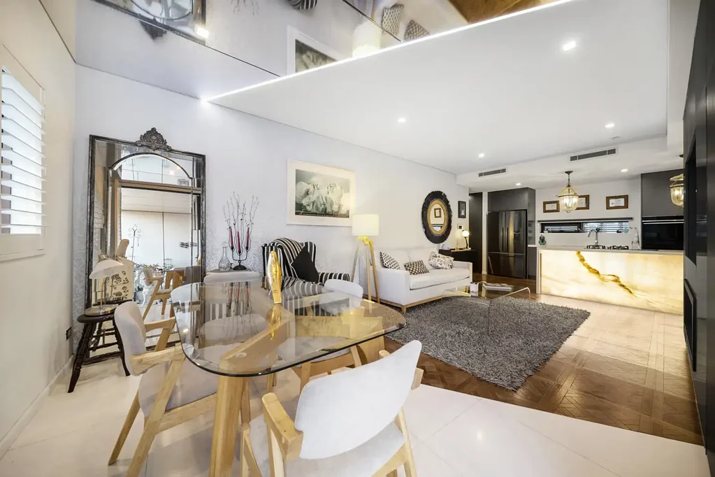 Balmain 1房 享有盛誉的度假式建筑内的宽敞一居室公寓 Oversized one-bed apartment in prestigious resort-style building