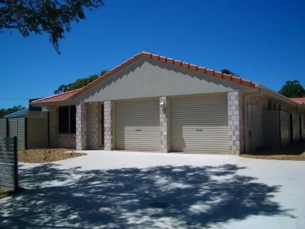 Spacious Four-Bedroom Unit in Convenient Newtown Location