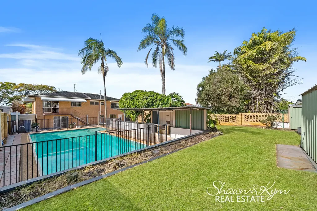 Wynnum West 3બેડરૂમ Massive House, Huge block, Inground Pool, Potential Dual Living