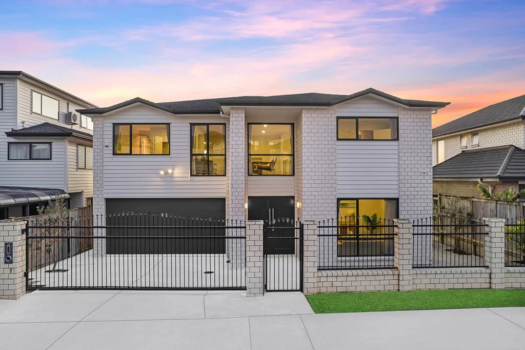 Flat Bush 6房  YOUR DREAM HOME – Spacious & Great Sunset Views!