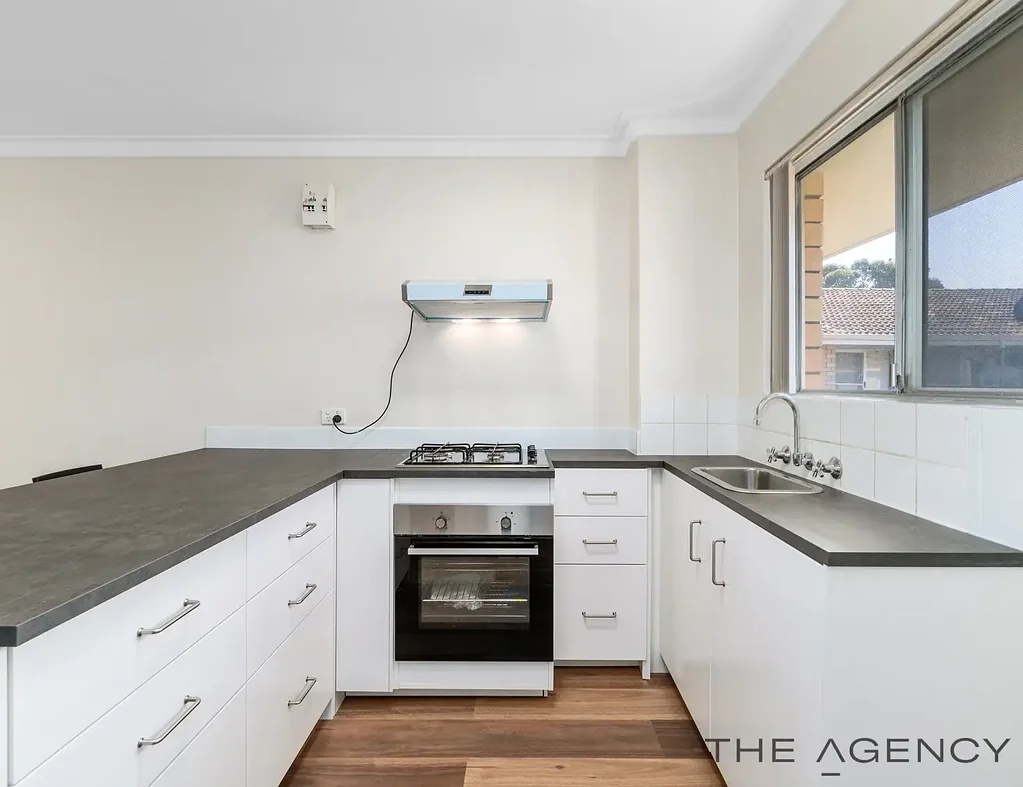 15B/305 Harborne Street, Glendalough, WA 6016