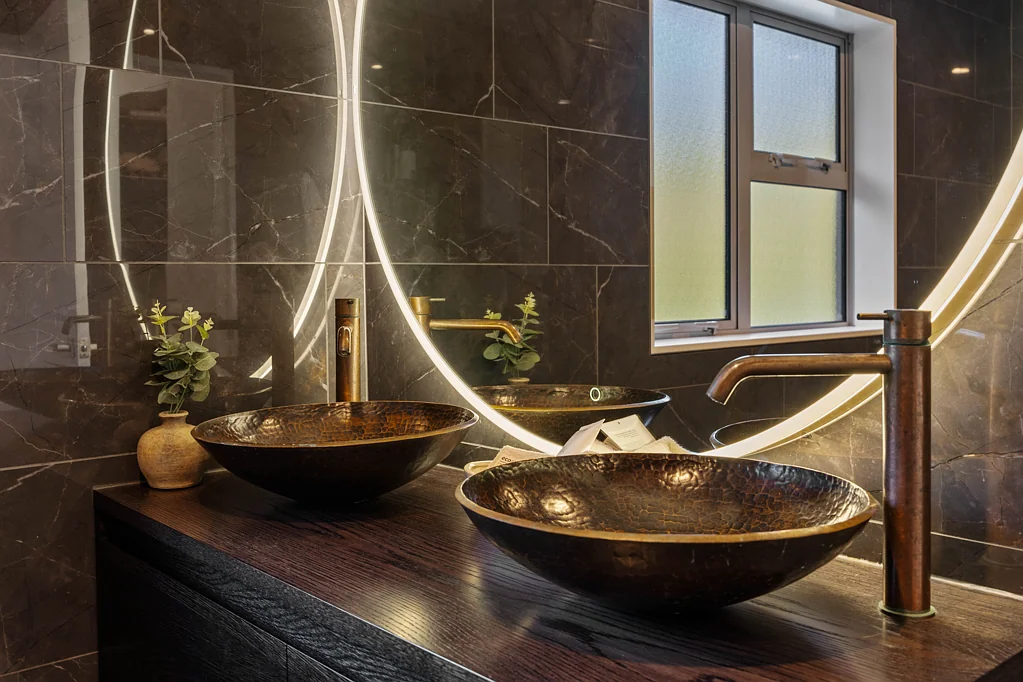 Raumati Beach 4 Bedroom Rendered Brick Luxury | Resort-Style Elegance
