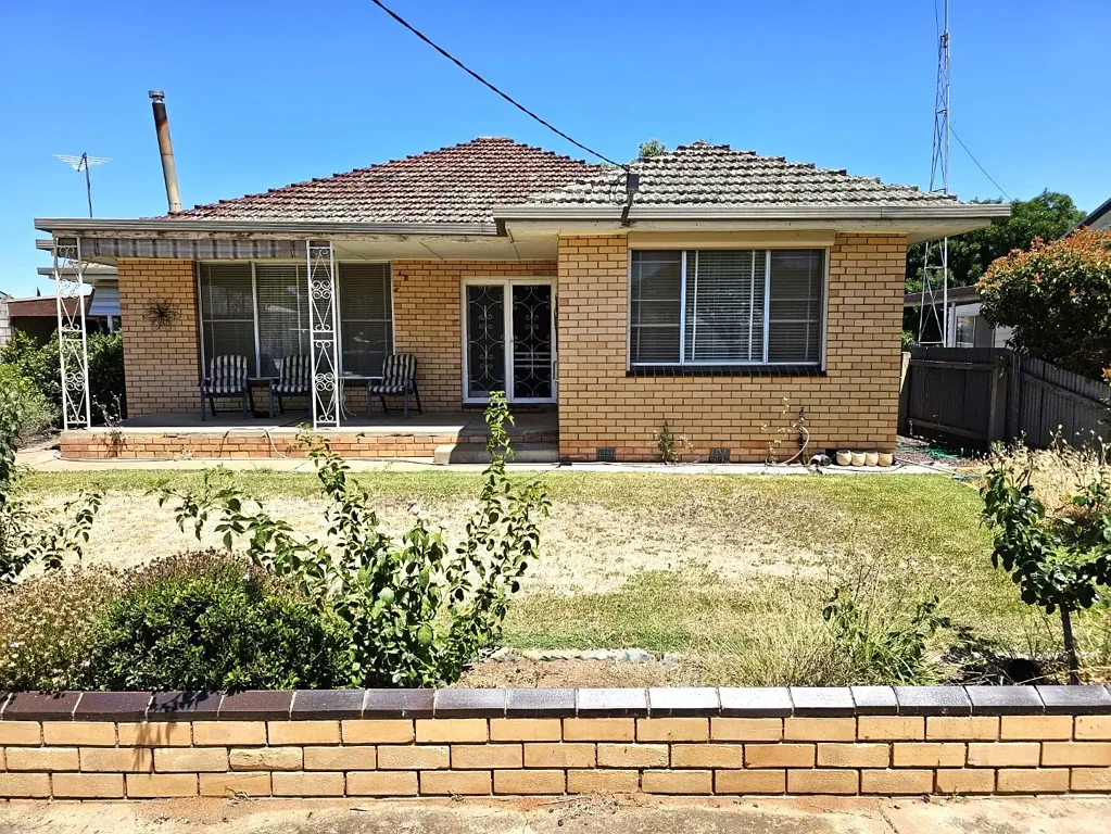 Donald 3غرفة نوم Spacious & Comfortable Solid Brick Home - Ready to Move In!