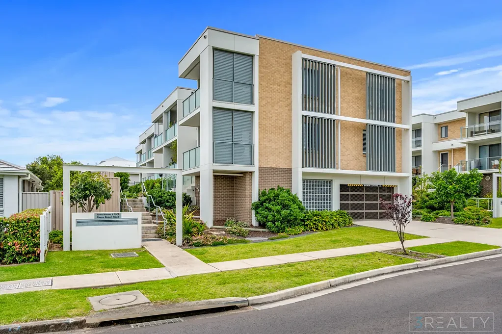 2/55A Caves Beach Road, Caves Beach, NSW 2281