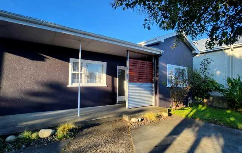 West End 7chambre Proven investment - 7 Bedroom dwelling.