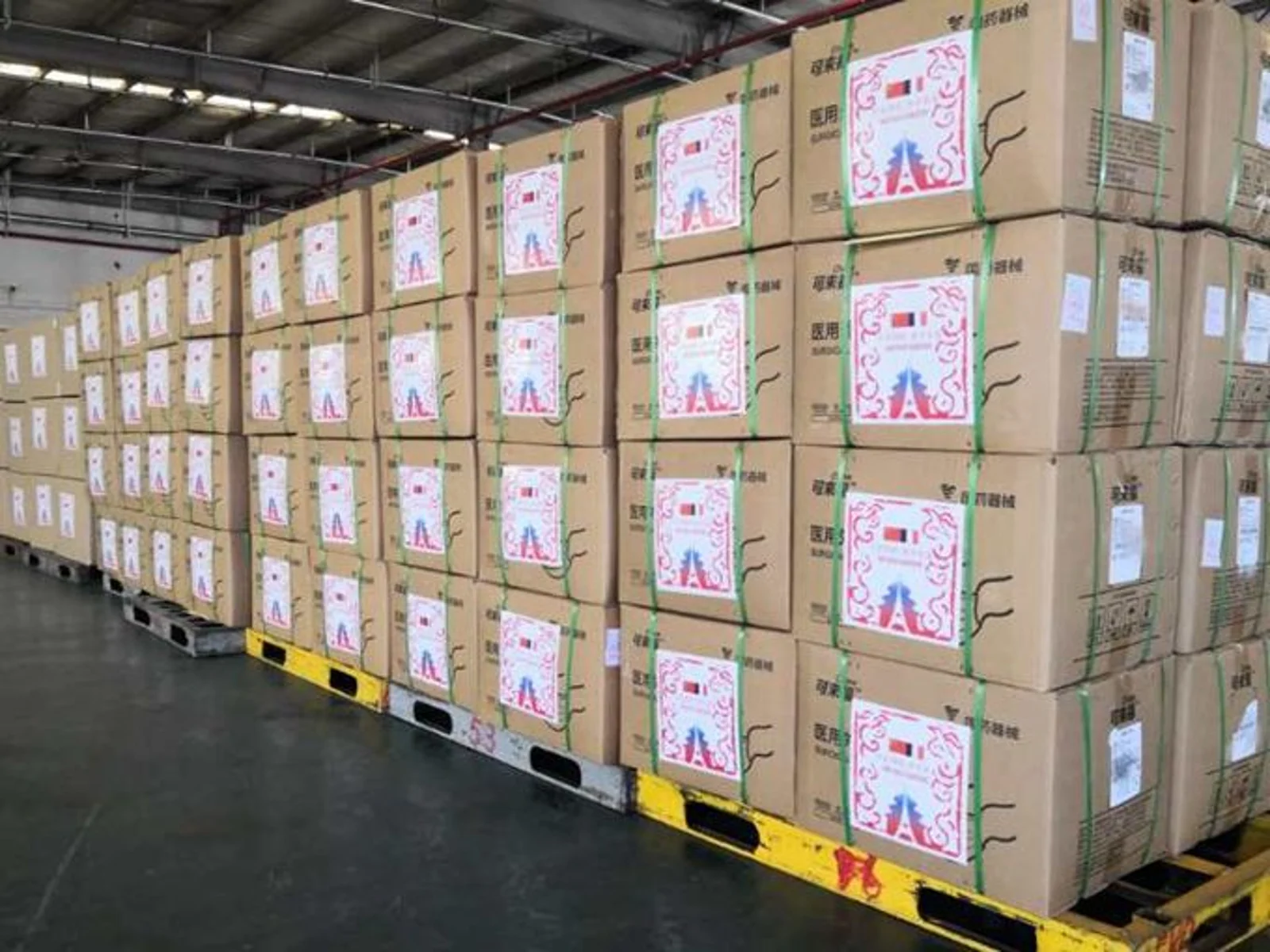 法媒：中国850万个口罩抵法 “像金条一样”护送