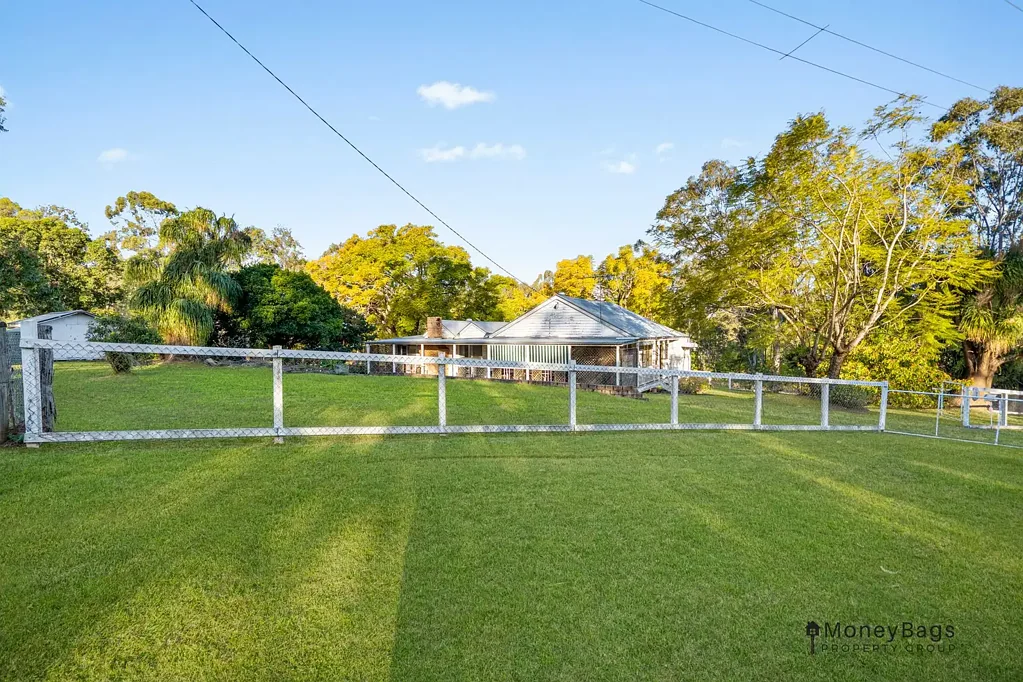 Cedar Grove 4 Slaapkamer Country Charm Meets Contemporary Family Living in Cedar Grove on half an acre
