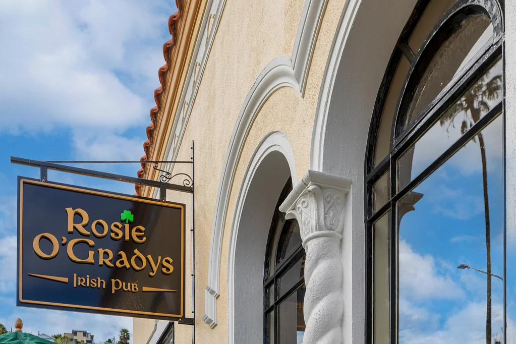 Napier South Prominent restaurant/bar - for lease