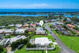 10 Seaview Road, Banora Point