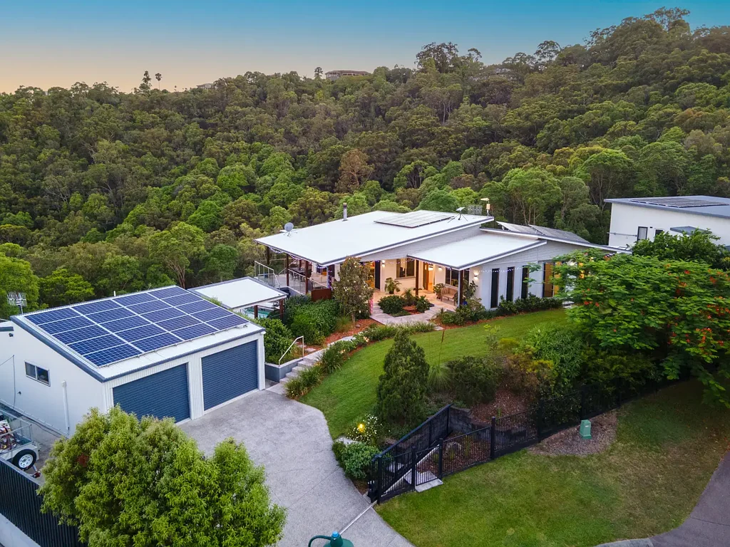 Valdora 4 Slaapkamer Custom-Designed Stunner with Breathtaking Panoramic Views!