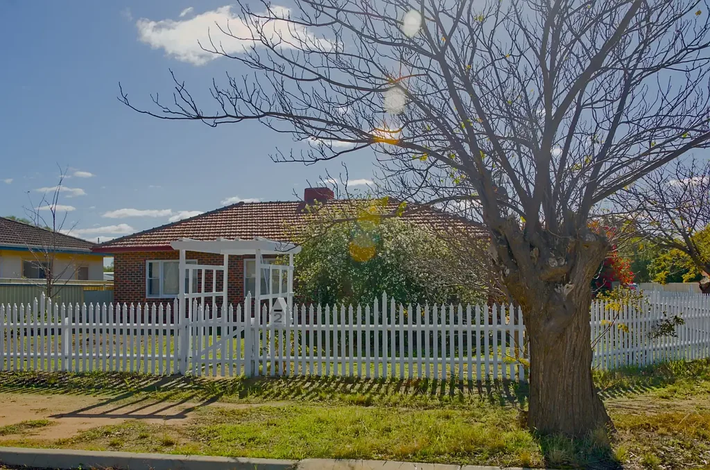 2 Hill St, Merredin, WA 6415