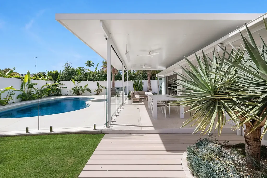 20 Long Island Court, Mermaid Waters, QLD 4218