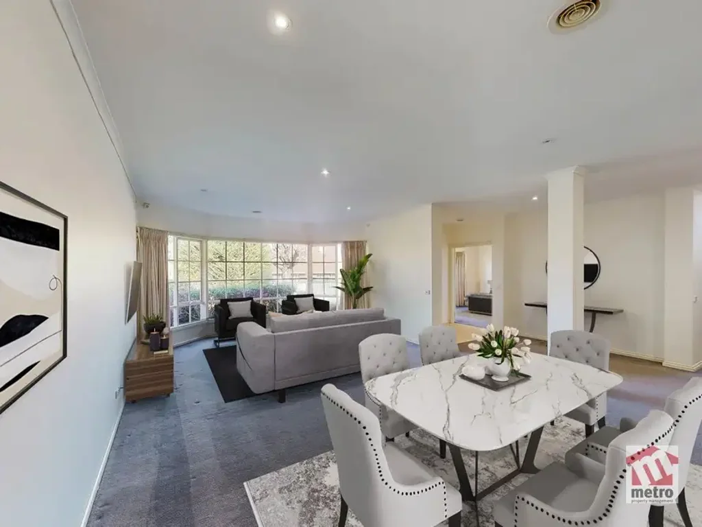 FIVE BEDROOM HOME IN PICTURE PERFECT LOCATION!