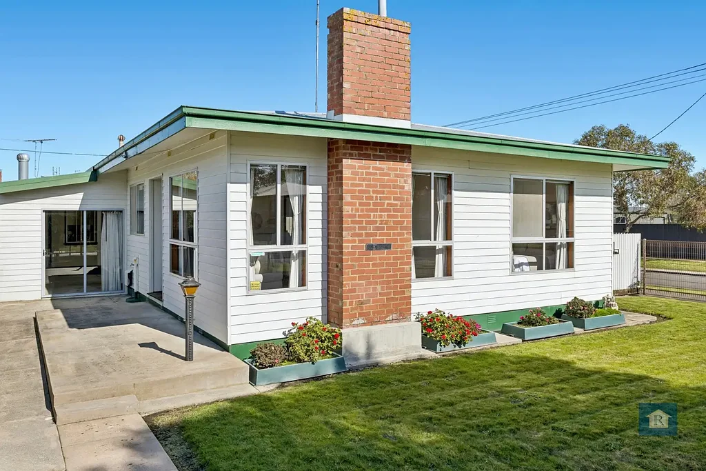 Colac 2 Slaapkamer Practical Living with Plenty of Extra Space…