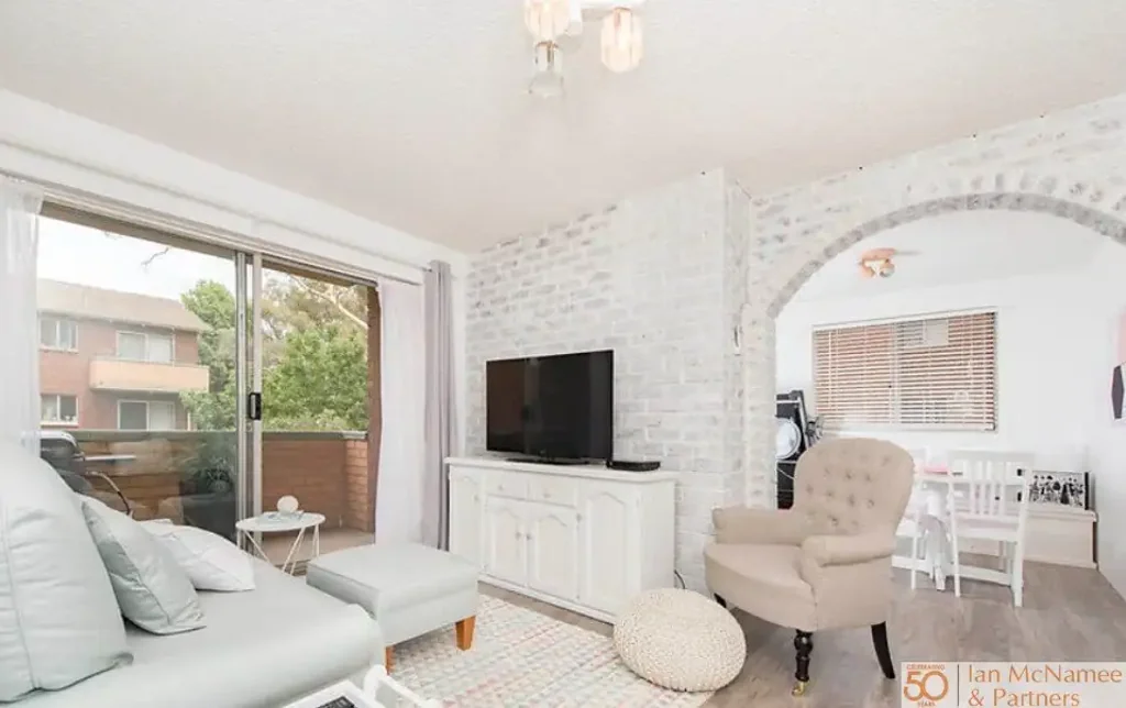 Queanbeyan 2房  Renovated, Conveniently Located !