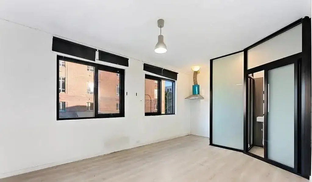 Spacious studio in a great location for rent