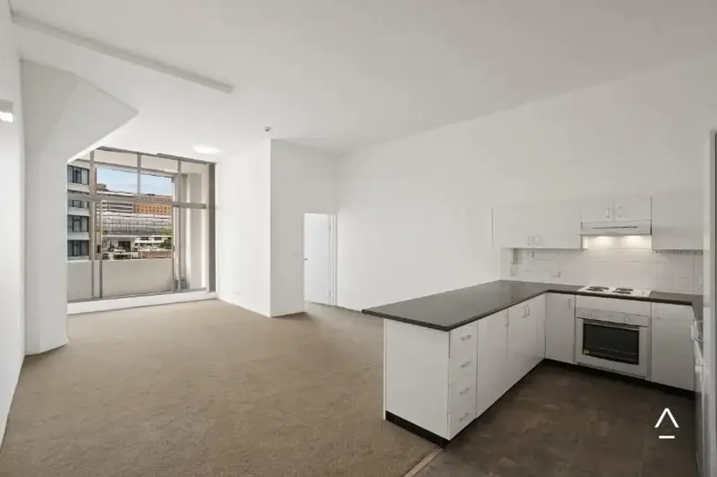 Large Apartment with Study