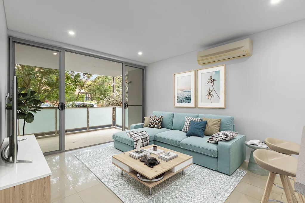 Dee Why 1 Bedroom Modern apartment with leafy outlooks and lift access