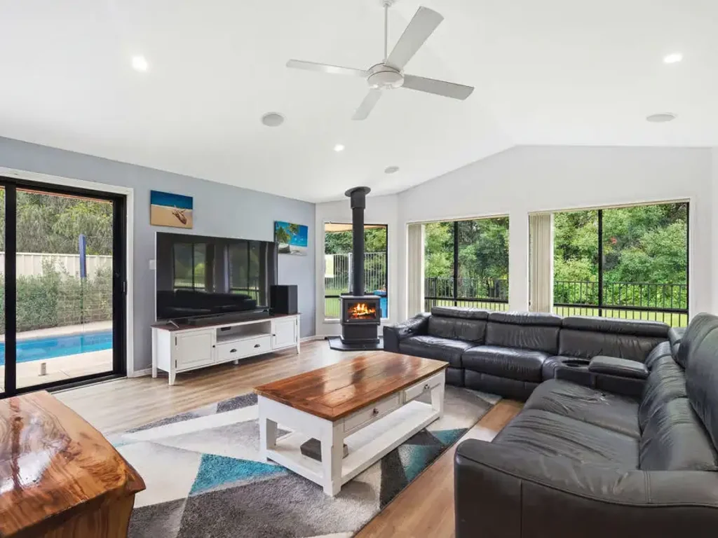 Coffs Harbour 4房  Impressive Seamless Designed Home...