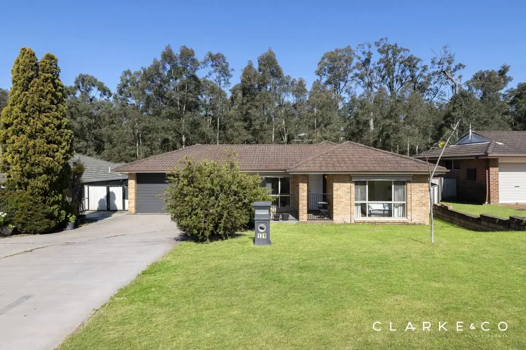 Aberglasslyn 3कमरा SPACIOUS FAMILY LIVING BACKING ONTO A SCENIC RESERVE!