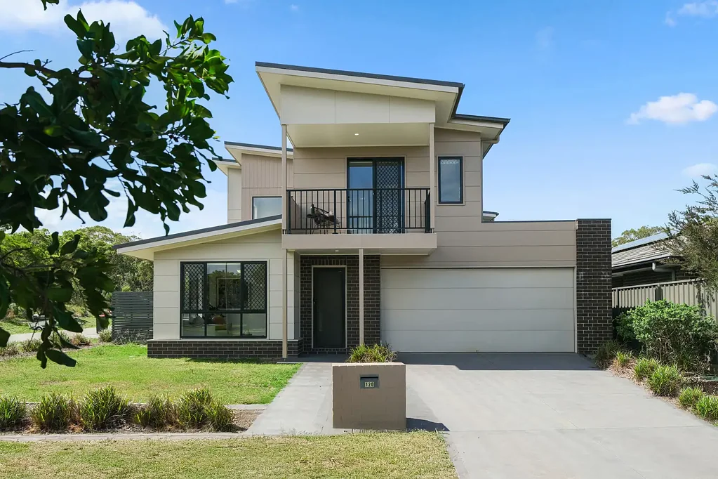 120 Norfolk Street, Fern Bay, NSW 2295