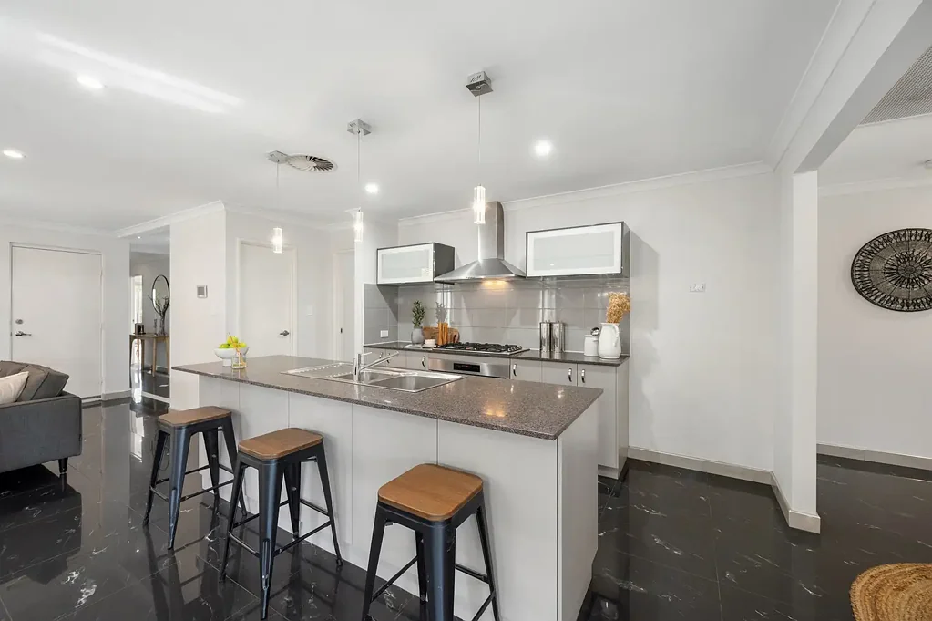 19 Wimbledon Drive, Piara Waters, WA 6112