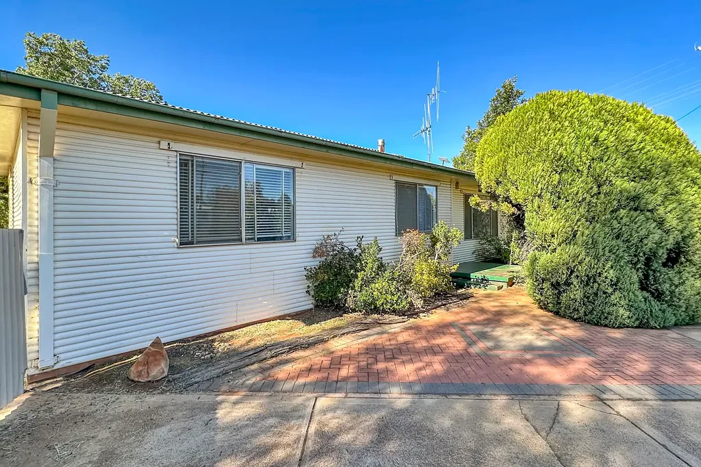 6 Woodiwiss Avenue, Cobar, NSW 2835