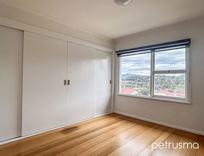 1/233 Cambridge Road, Warrane, Hobart, 4 habitaciones, 1 baños, House