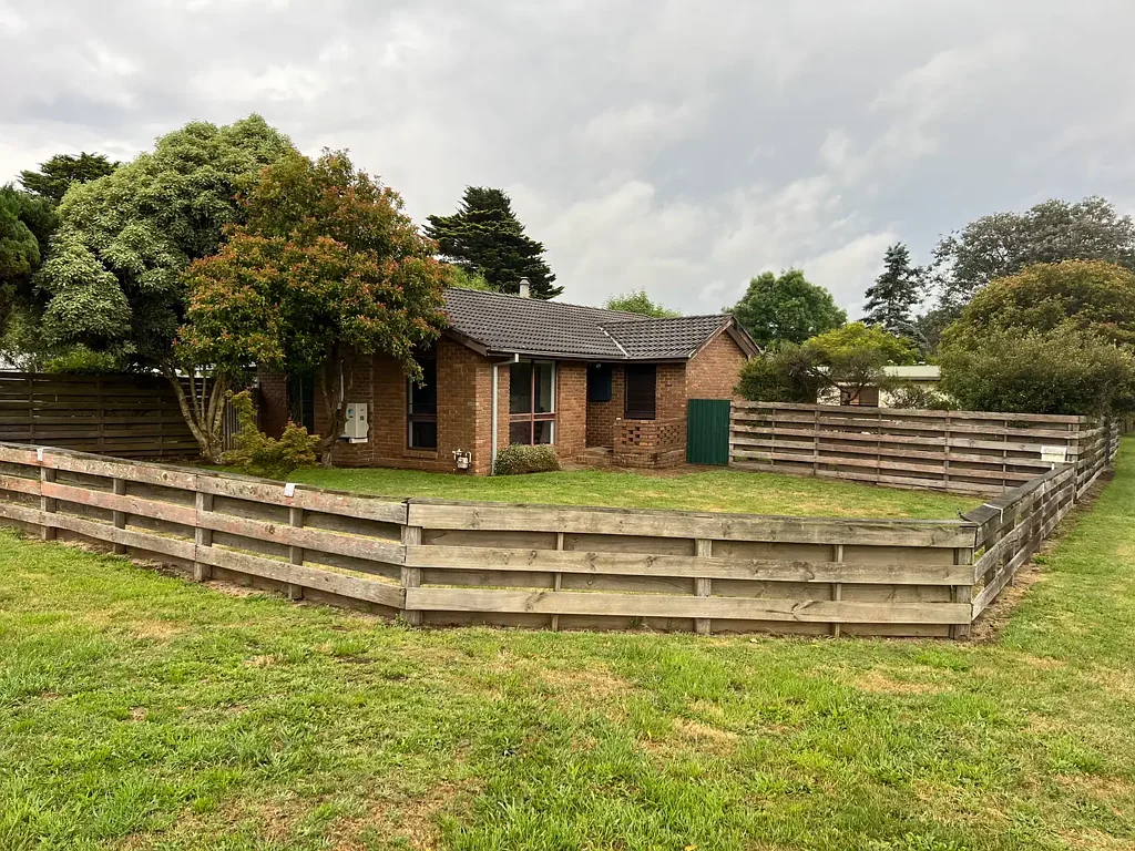 25 Sullivans Road, Woodend, VIC 3442