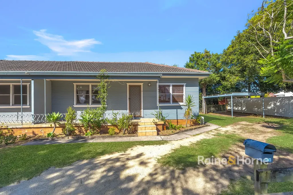 RENOVATED 2 BEDROOM UNIT IN GREAT LOCATION