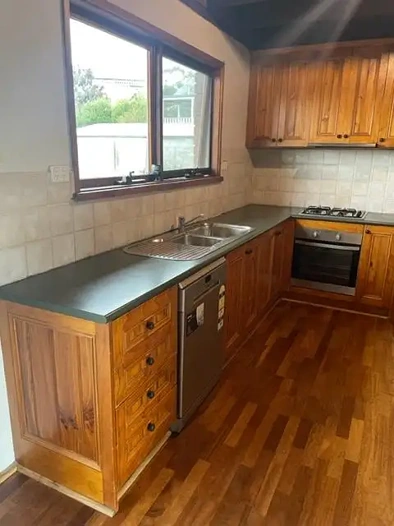 28 Bourke St, Whittlesea, VIC 3757, 3 slaapkamers, 1 badkamers, House