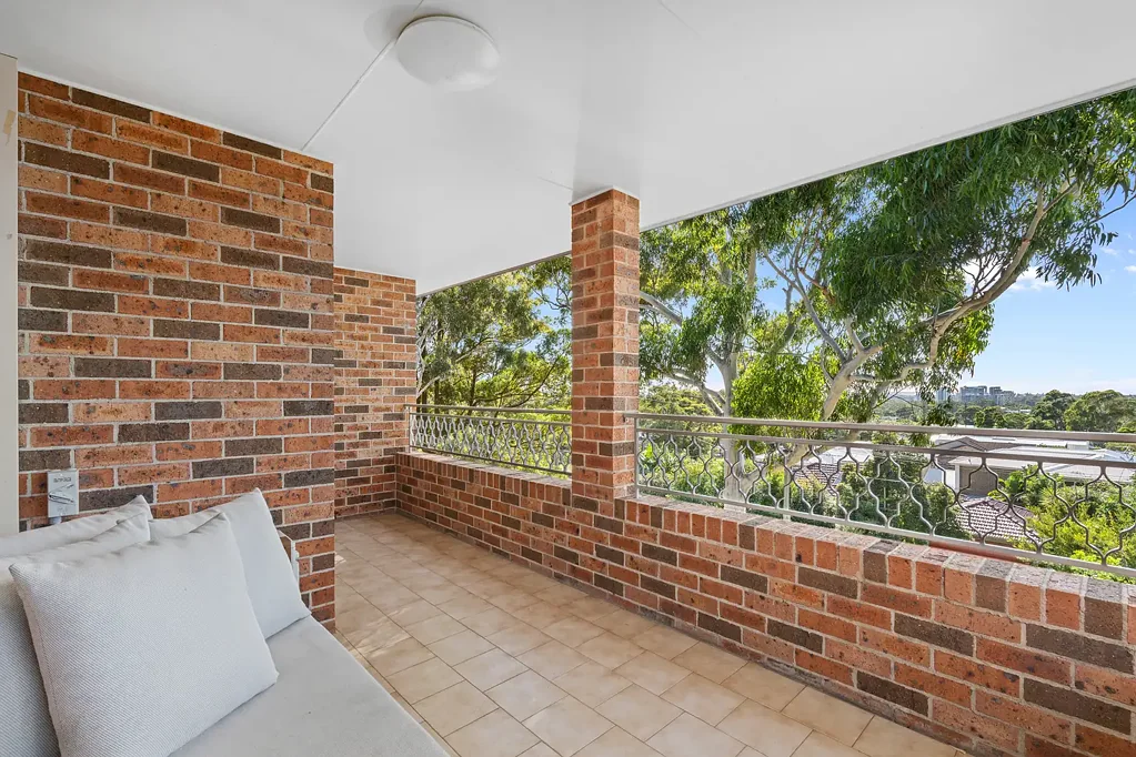 Private, Top-Floor Living with Leafy Outlook