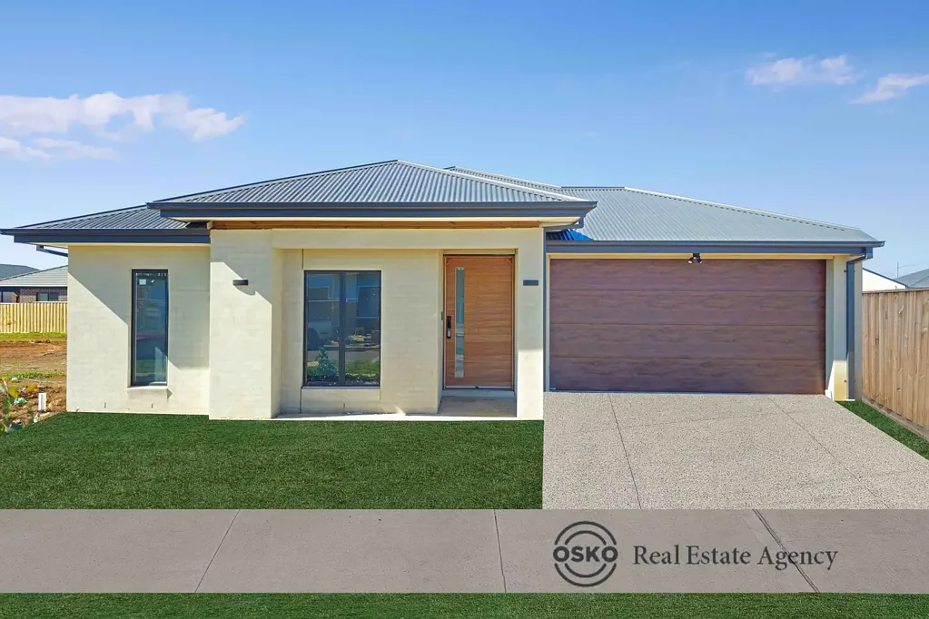 Deanside 6 Bedroom Luxury Dual-Living Opportunity in Deanside
Brand-New 6-Bedroom Home with 2 Master Suites, 2 Kitchens, 2 Laundries & More!