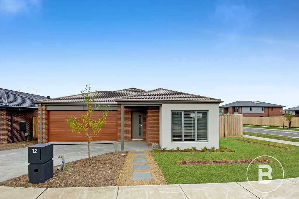 GORGEOUS FAMILY HOME IN WINTERFIELD