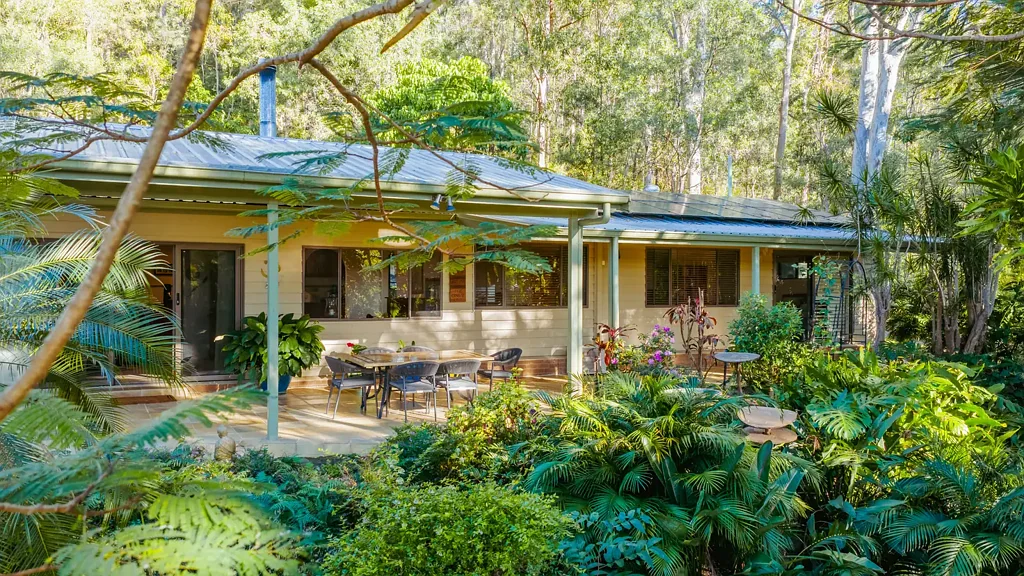 Mudgeeraba 4房  JUST LISTED