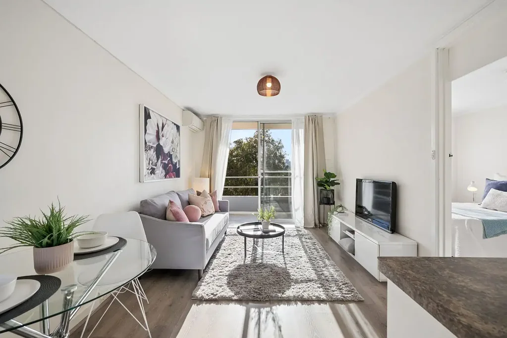 Victoria Park 1房  Renovated Apartment with Tree Top Views