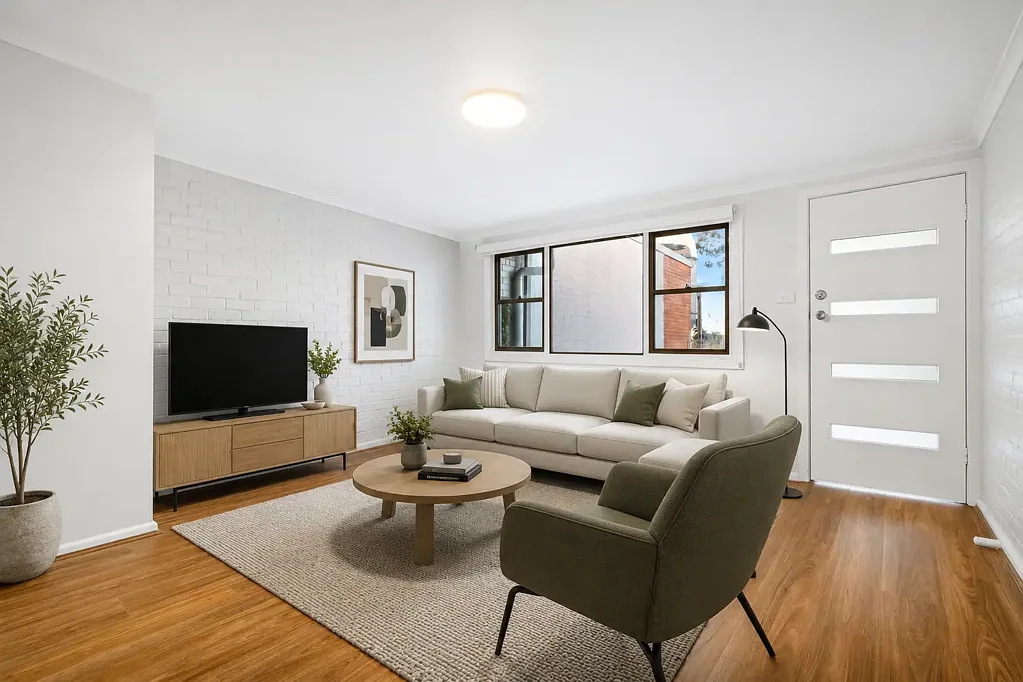Spacious 2 Bedroom unit in the heart of Enmore