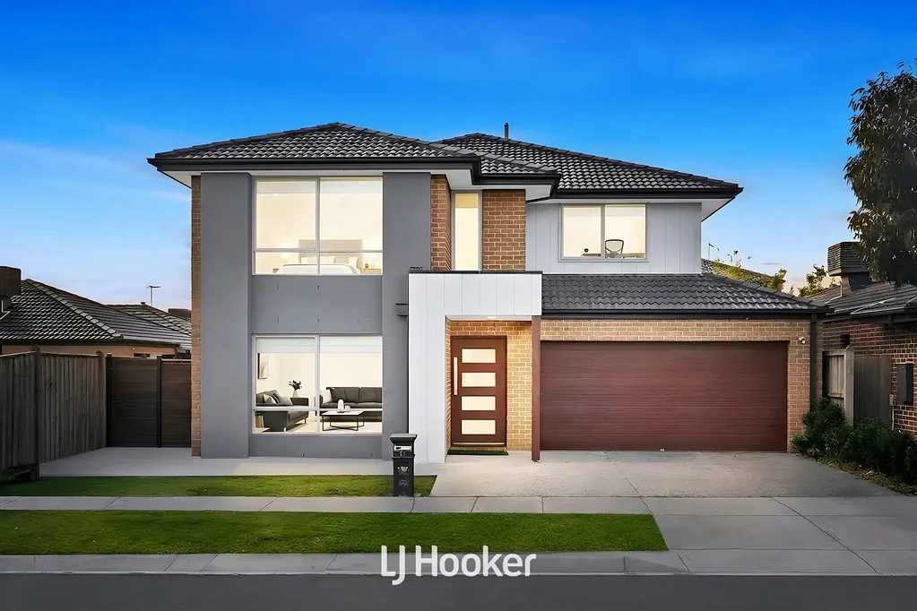 Lyndhurst 5chambre Welcome to this spacious, well-designed double-storey residence at 18 Mantello Street.