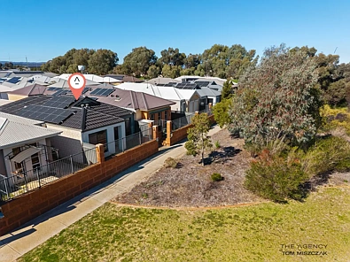 Dayton 3Moenga Park Front Living in a Outstanding Position