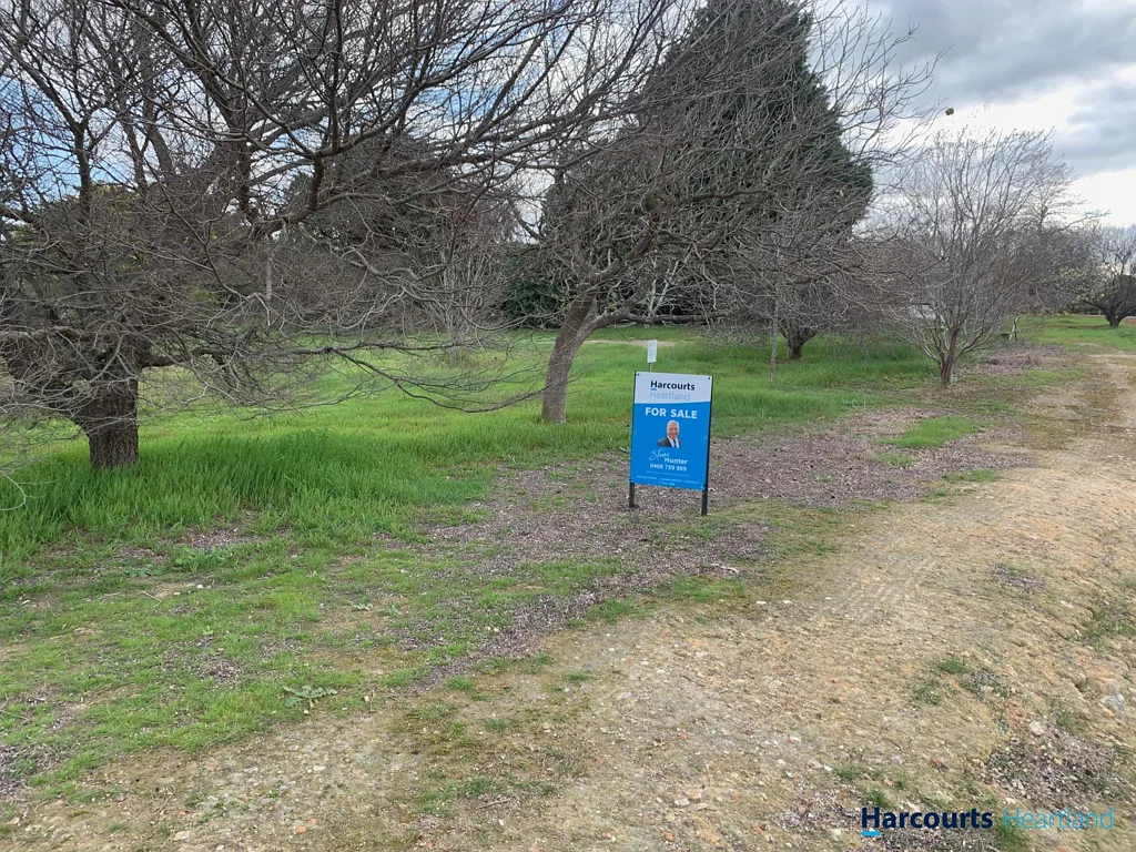 11 Silver Birch Heights, Kangaroo Gully, WA 6255