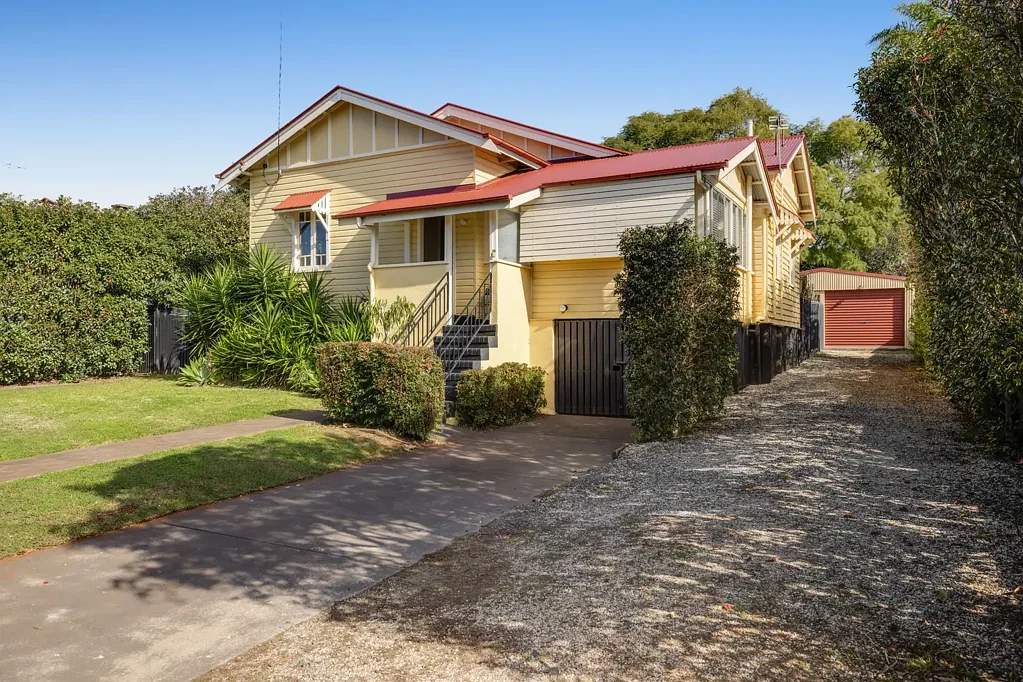 Toowoomba City 3ห้องนอน Character Charm on 810sqm Across Two Lots