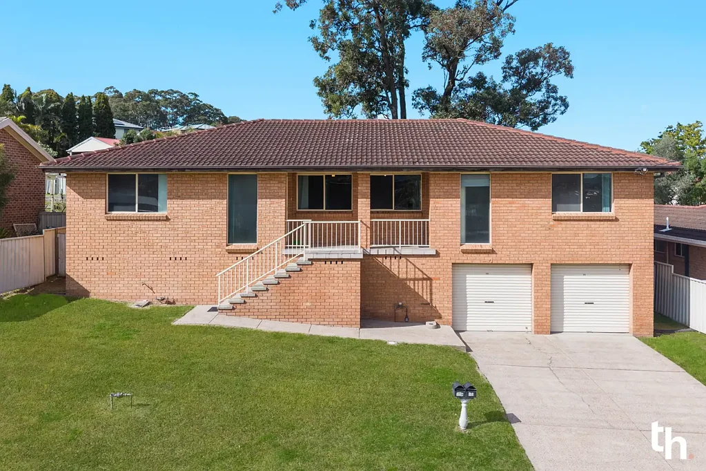 Edgeworth 4બેડરૂમ 58 Minmi Road, Edgeworth — Dual Living Opportunity in Solid Brick