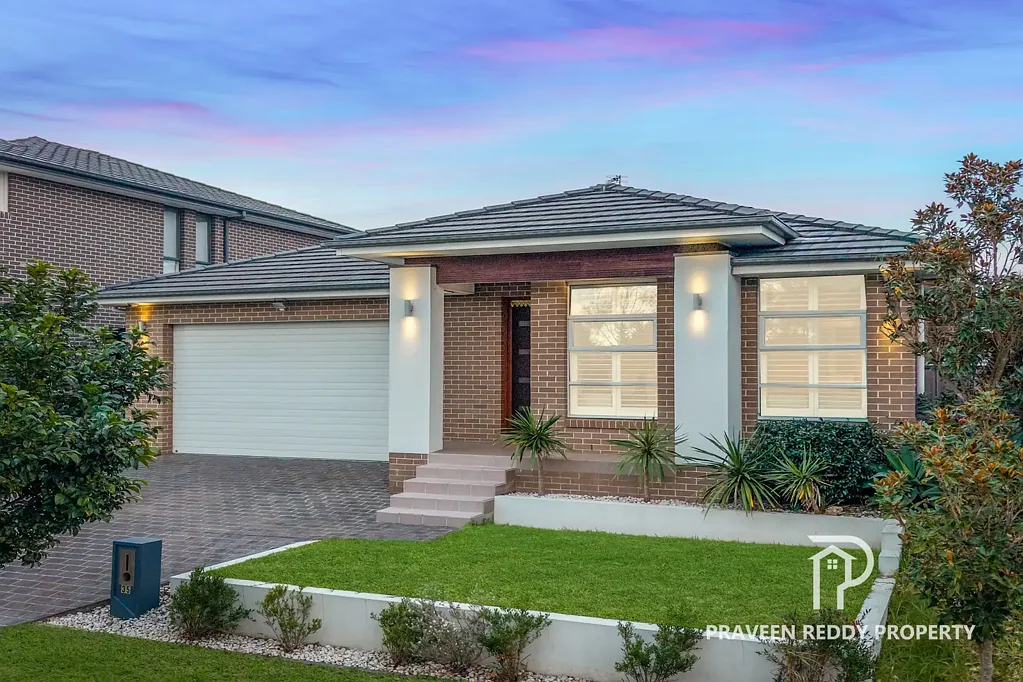 Schofields 5침실 Premium 5 Bed On 450 Sqm Lot ,10 Mins To Schofields Station & 2 Mins To Bus Stop For Tallawong Metro !!
