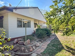 11 Larmer Street, Narrandera