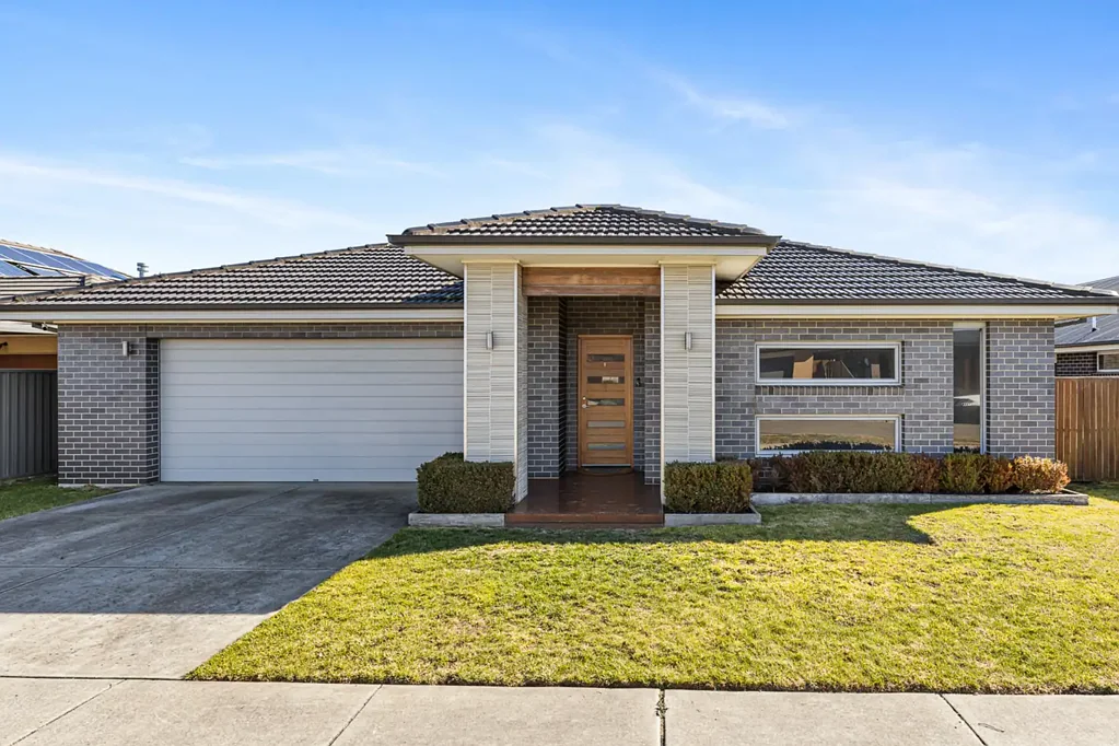 8 McCallum Street, Lucas, VIC 3350
