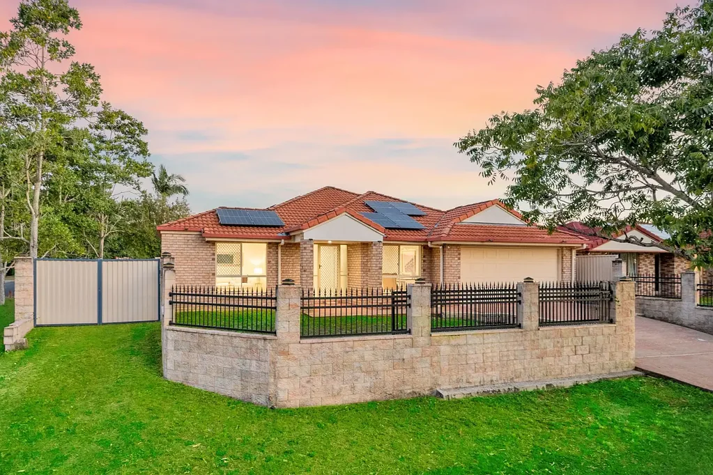 Dual Master Bedrooms, Spacious Low-set Living, Stretton College Catchment